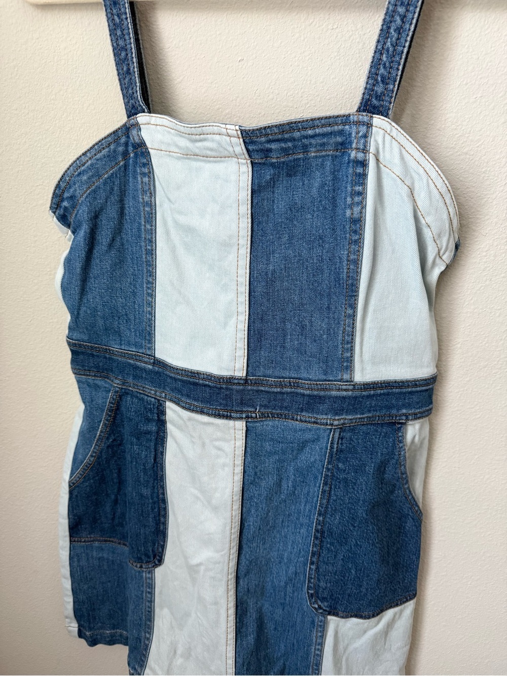 Alice + Olivia Two-Tone Denim Patchwork Mini Jamie Dress Y2K Size 10 - Picture 2 of 8
